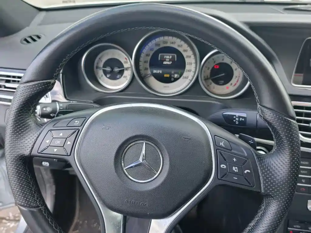 Mercedes-Benz E-Class — миниатюра 5