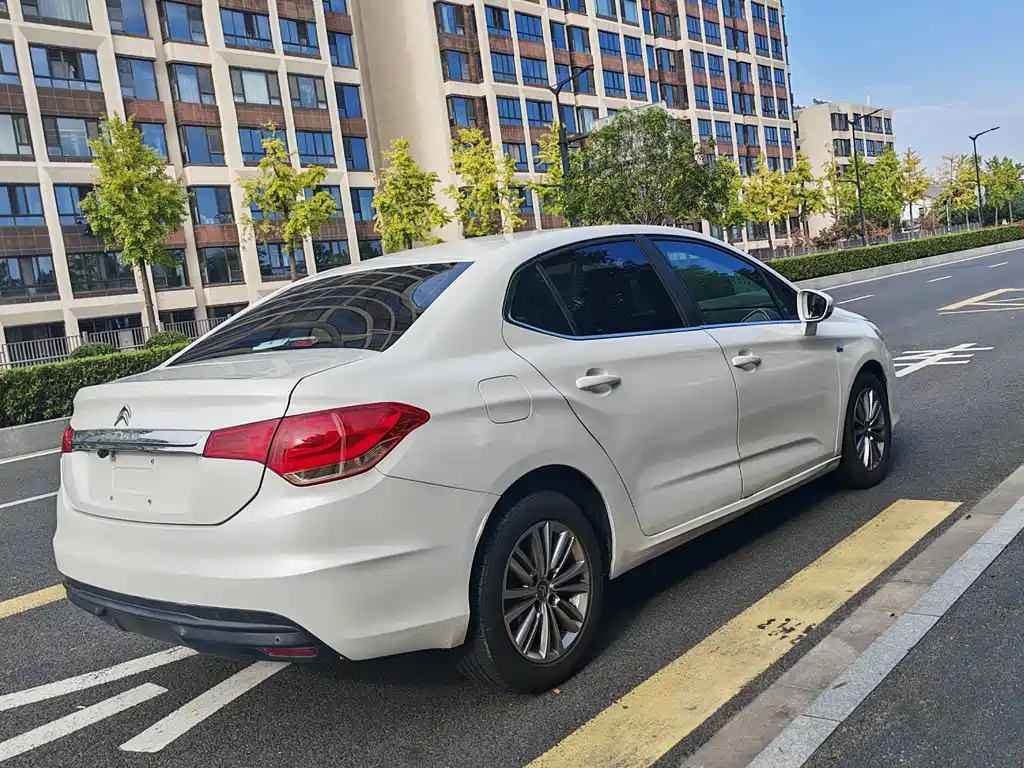 Citroen C4L — миниатюра 5