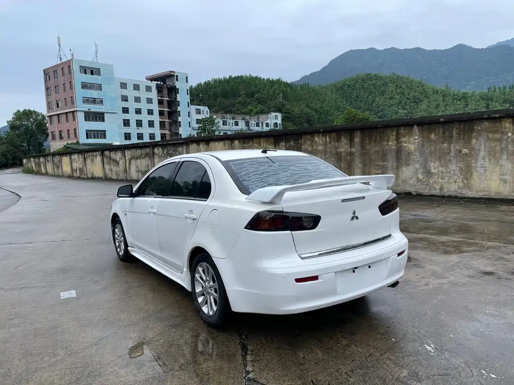 Mitsubishi Lancer EX — миниатюра 7