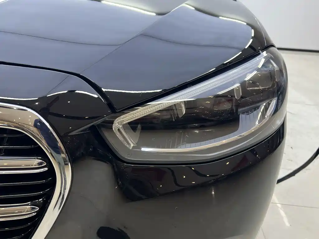 Mercedes-Benz S-Class — миниатюра 7