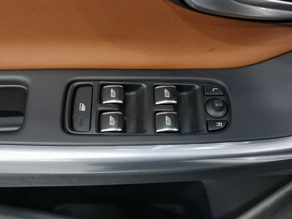 Volvo S60 — миниатюра 9