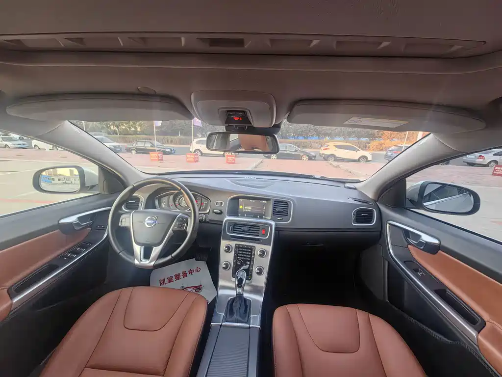 Volvo S60 — миниатюра 6