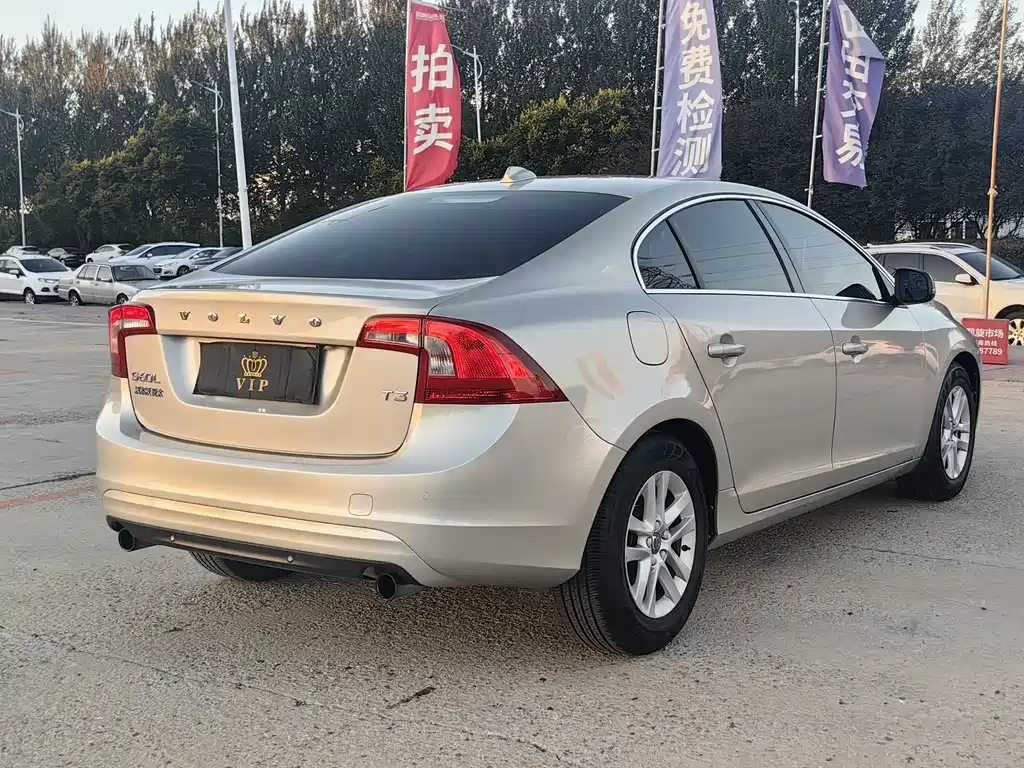 Volvo S60 — миниатюра 7