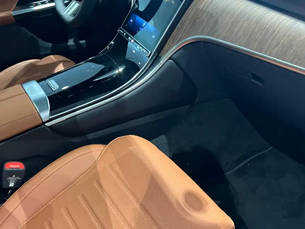Mercedes-Benz GLC — миниатюра 9