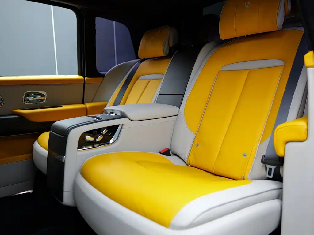 Rolls-Royce Cullinan — миниатюра 16