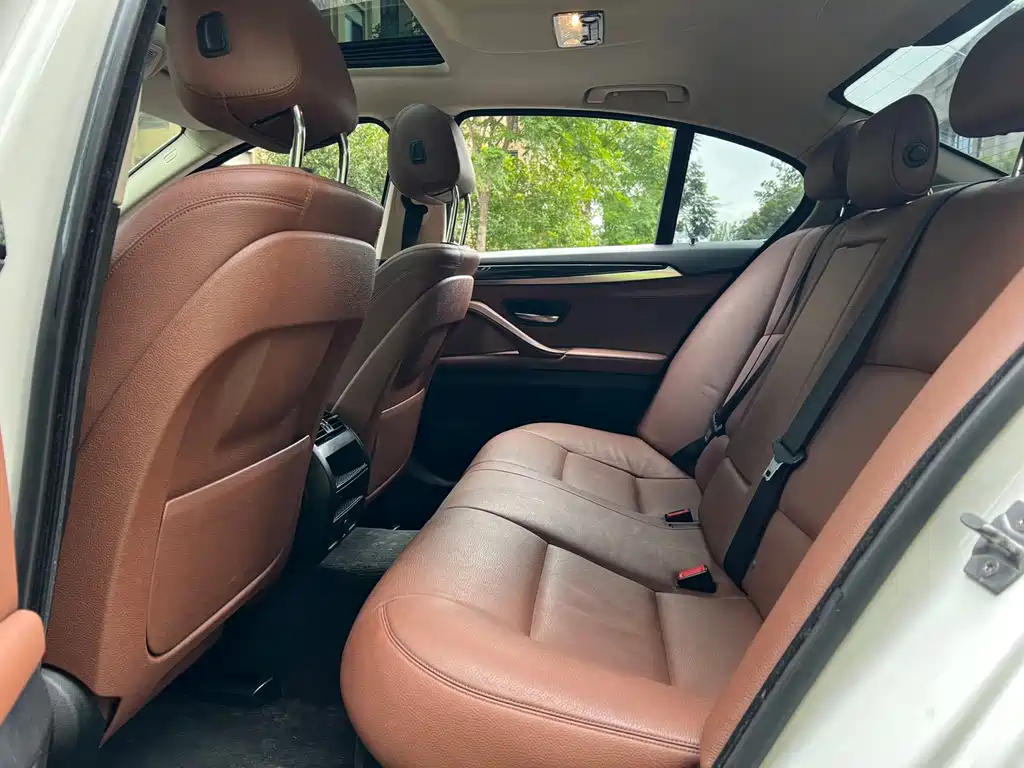 BMW 5 Series (Import) — миниатюра 13