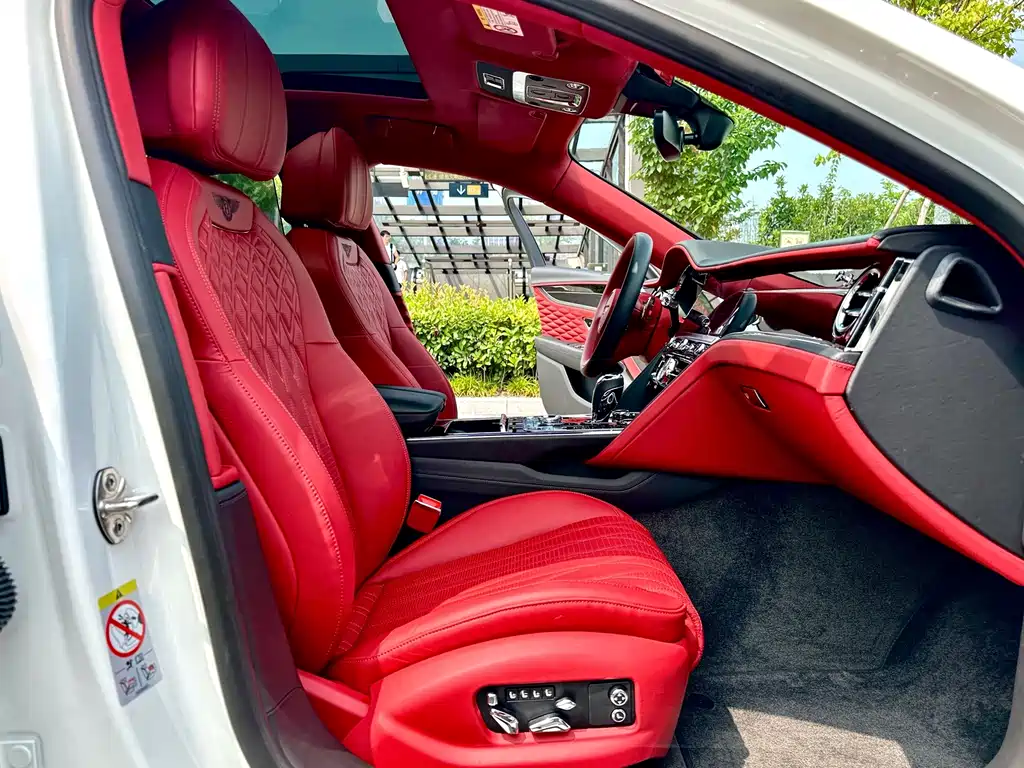Bentley Flying Spur PHEV — миниатюра 13