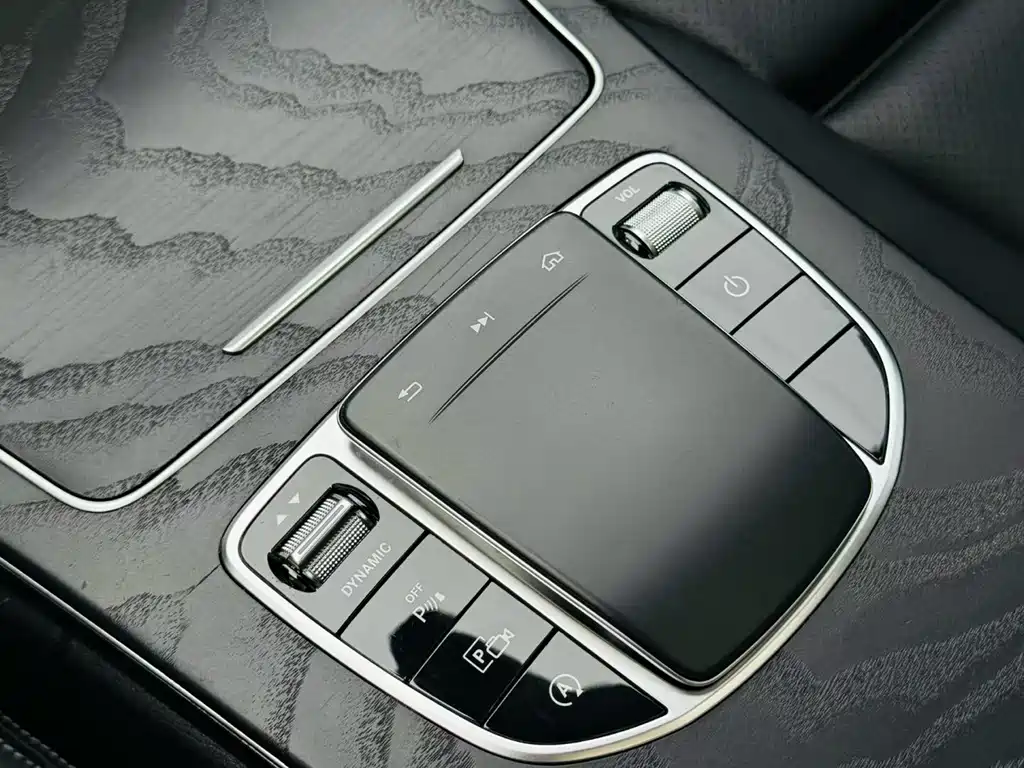 Mercedes-Benz C-Class — миниатюра 6