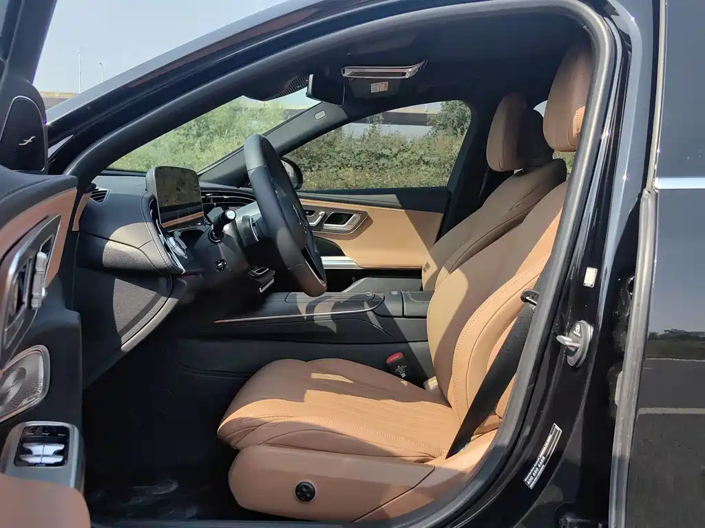 Mercedes-Benz E-Class — миниатюра 10