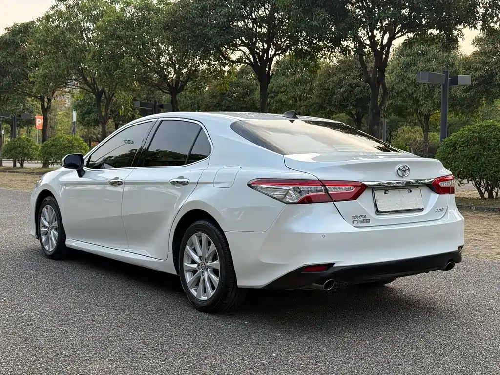 TOYOTA CAMRY
