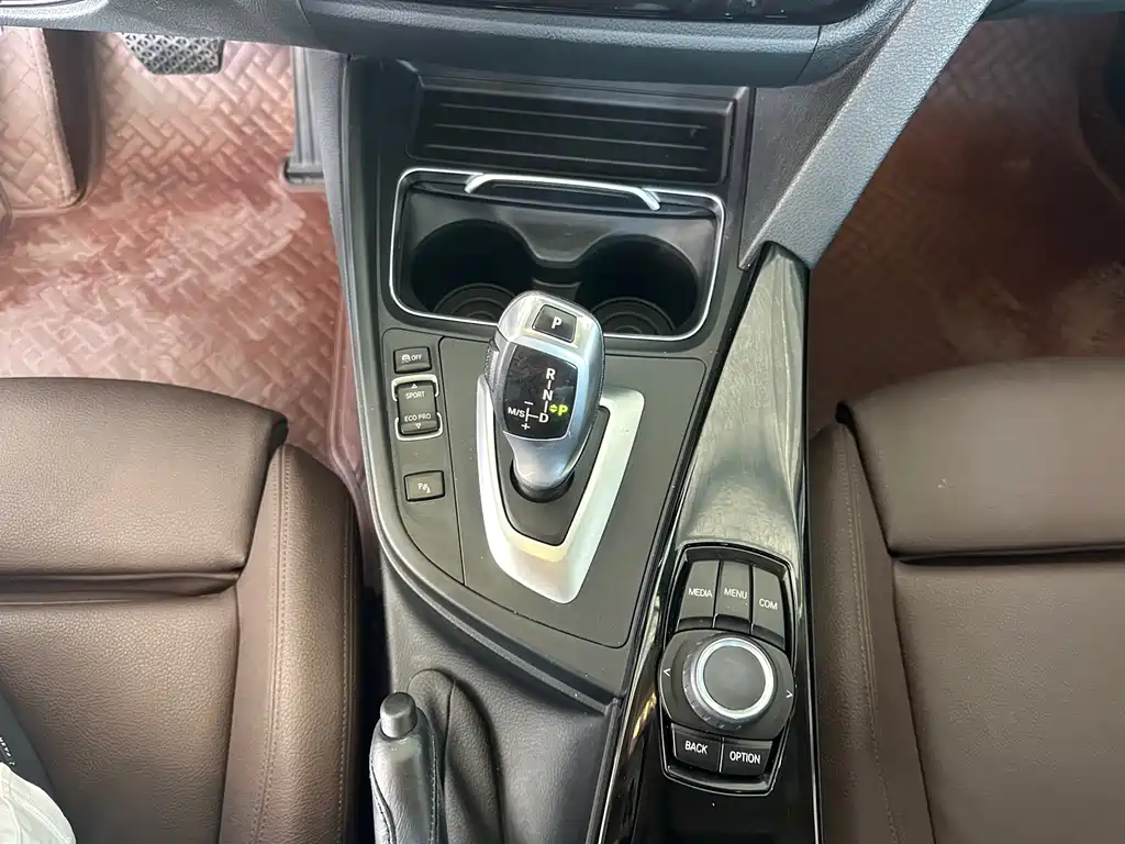 BMW 3 Series — миниатюра 8