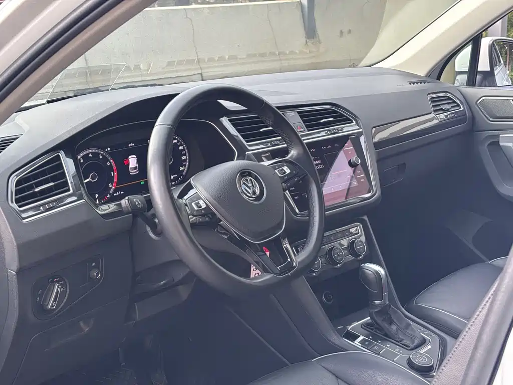 Volkswagen Tiguan — миниатюра 12
