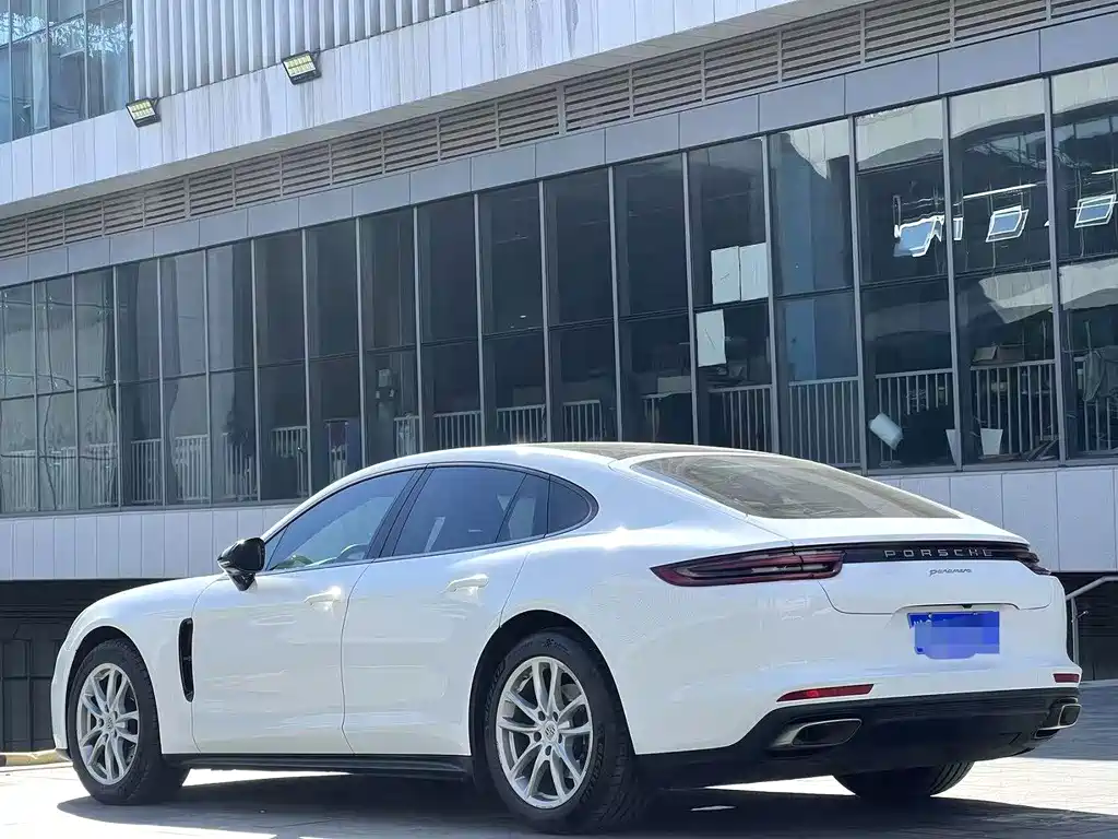 Porsche Panamera — миниатюра 9