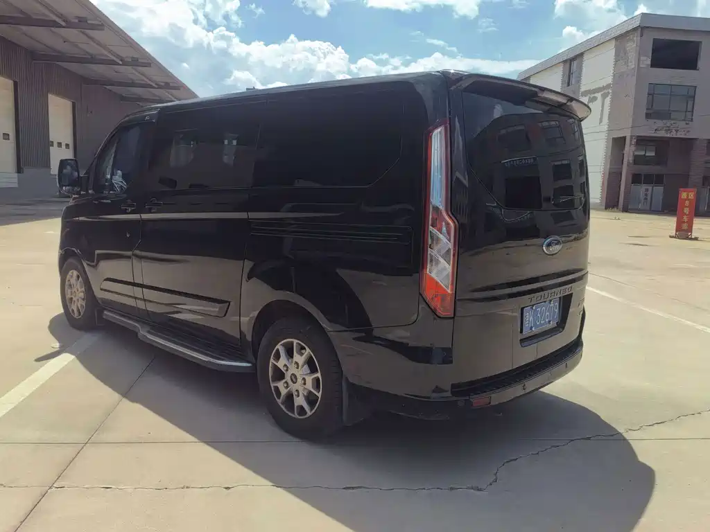 Ford Tourneo — миниатюра 7