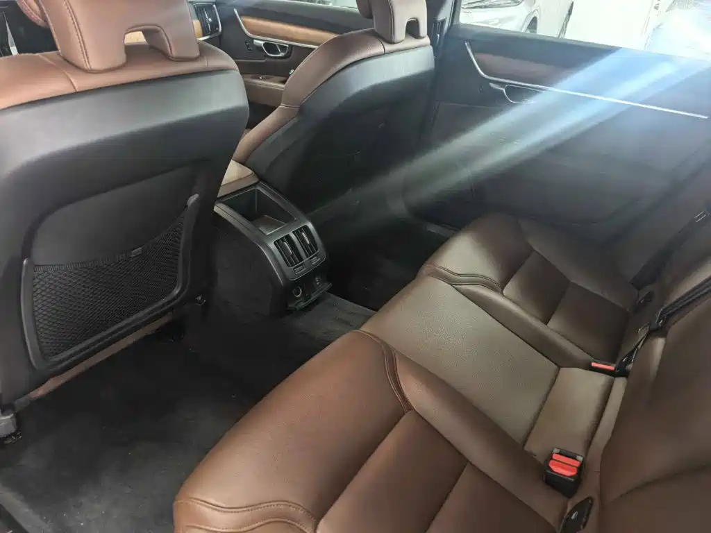 Volvo S90 — миниатюра 5