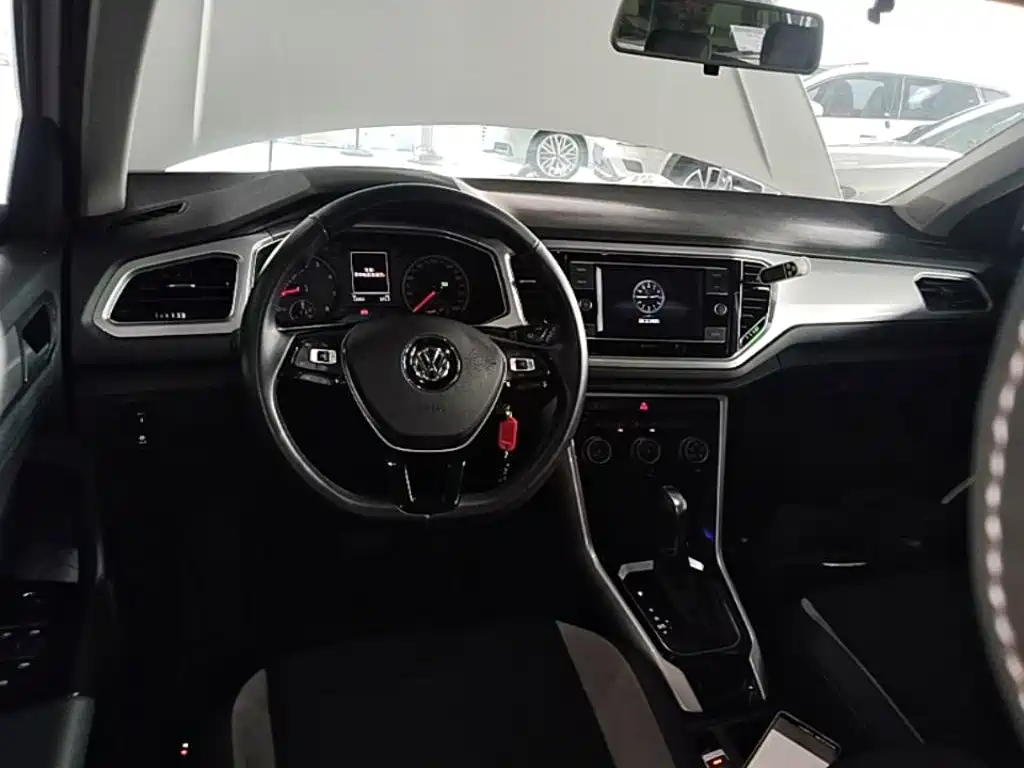 Volkswagen T-Roc — миниатюра 10