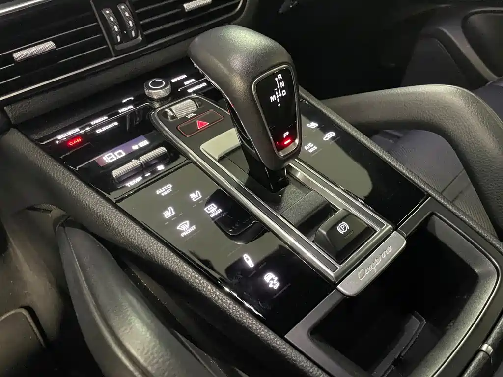 Porsche Cayenne — миниатюра 19
