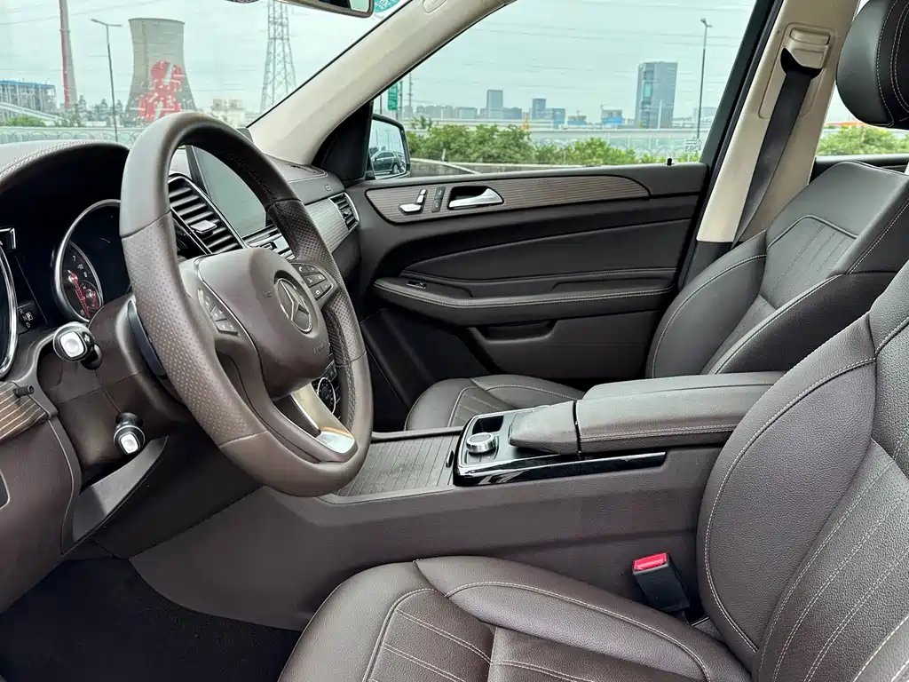 Mercedes-Benz GLE (Import) — миниатюра 5