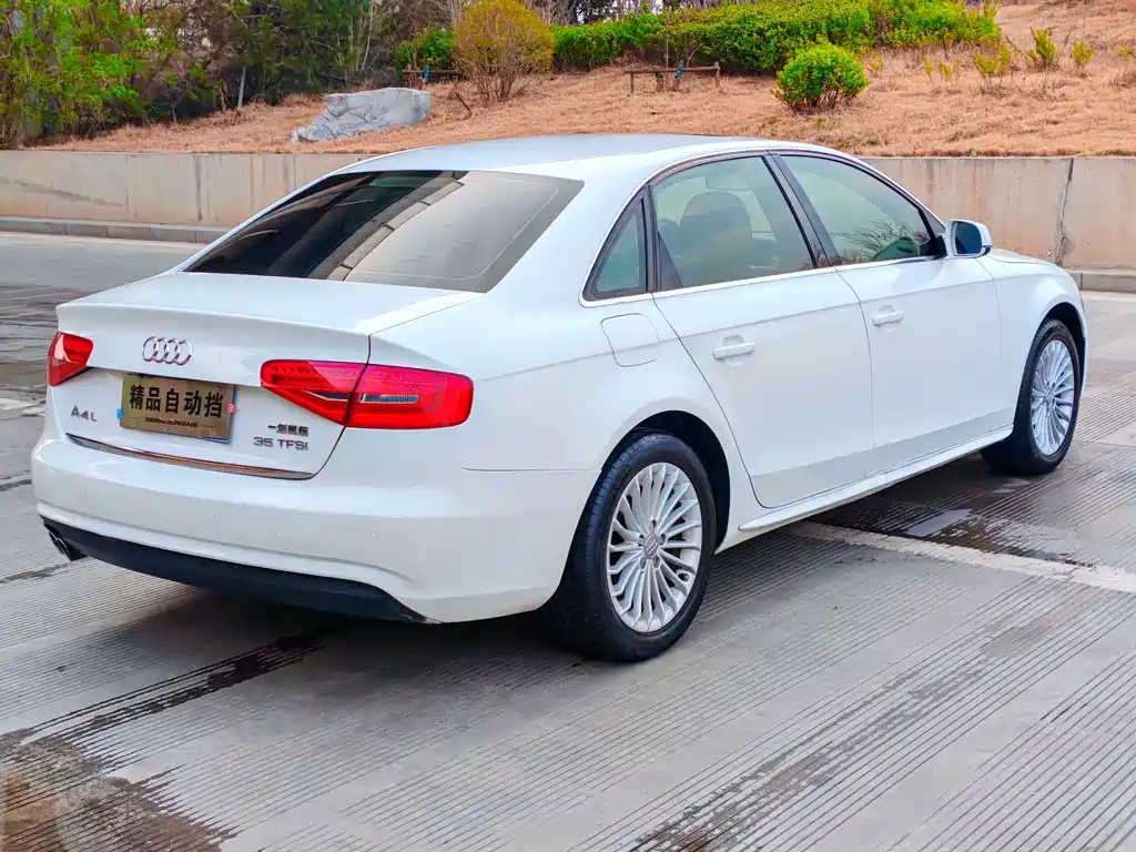 Audi A4L 35 TFSI Auto Comfort Type, фото 6
