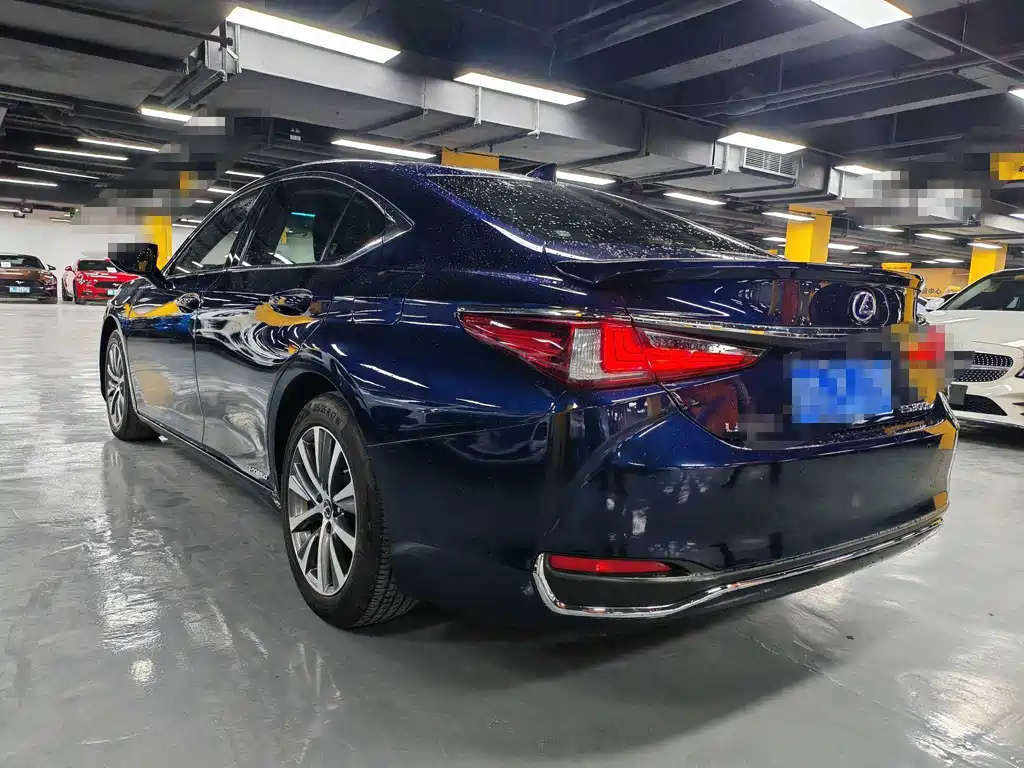 Lexus ES — миниатюра 8