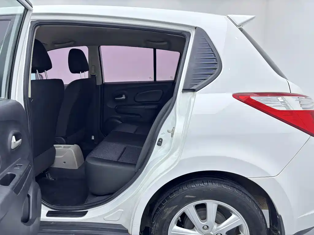 Venucia R50 — миниатюра 17