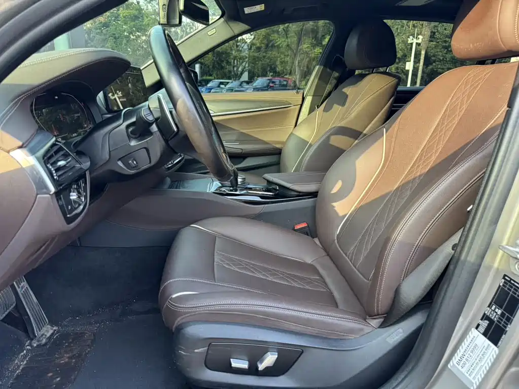 BMW 5 Series — миниатюра 20
