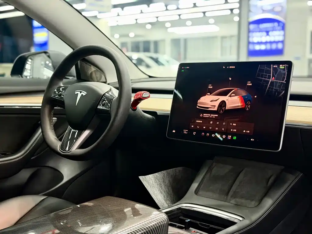 Tesla Model 3 — миниатюра 12