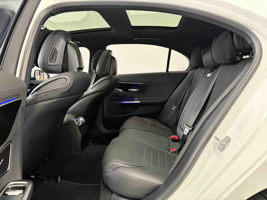 Mercedes-Benz C-Class — миниатюра 5