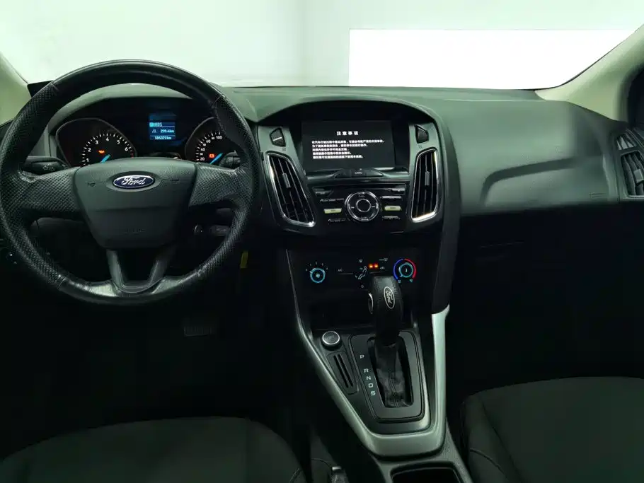 Ford Focus — миниатюра 12