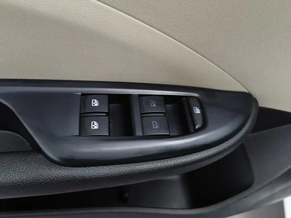 Buick Excelle — миниатюра 9