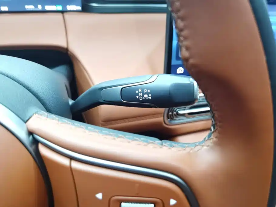 Hongqi Красный флаг HS6 PHEV — миниатюра 16