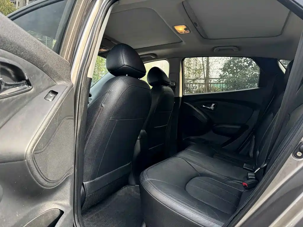 Hyundai BAIC Hyundai ix35 ix35 2010 2.4L AT Luxury GLS