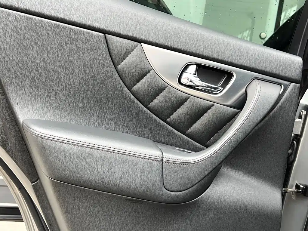 Infiniti FX — миниатюра 16