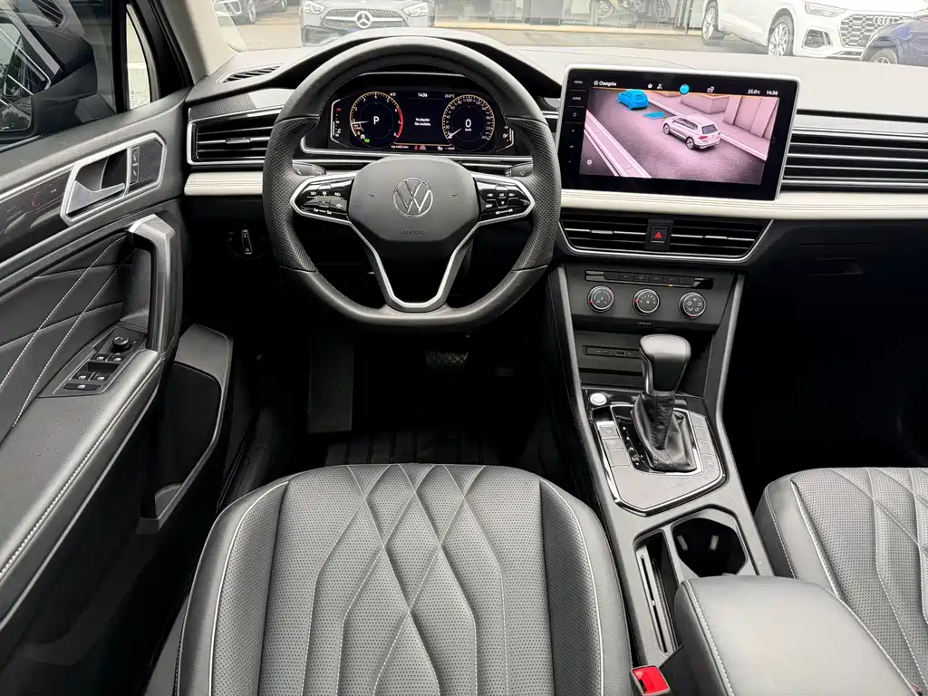 Volkswagen Tiguan L — миниатюра 17