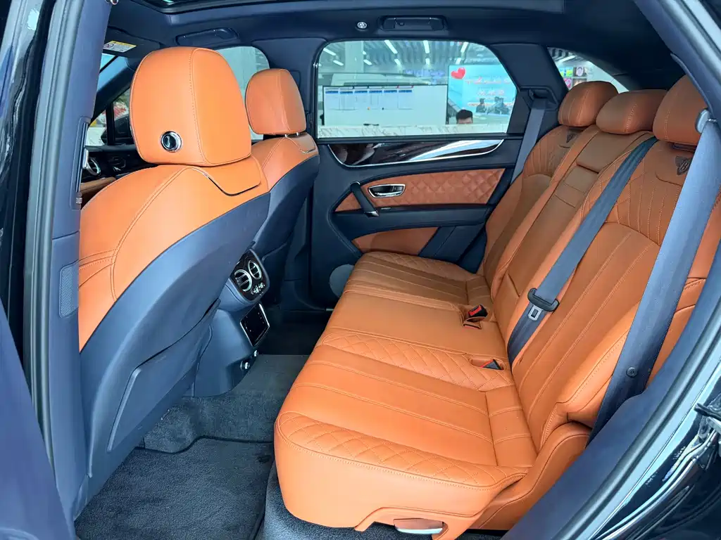 Bentley Bentayga — миниатюра 14