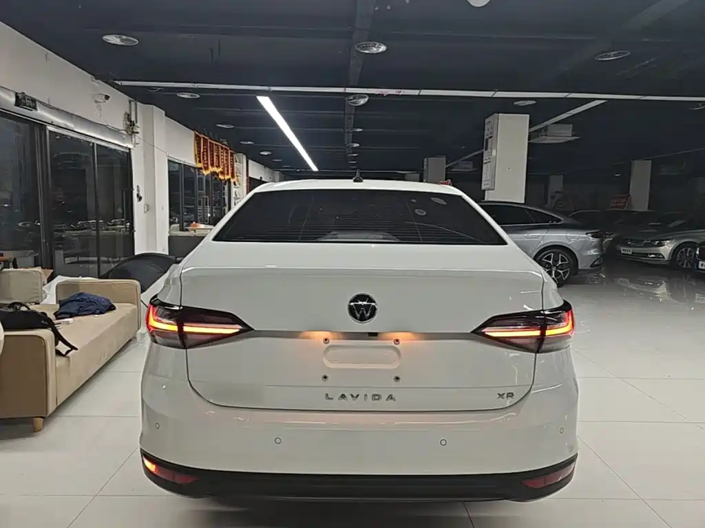 Volkswagen Lavida — миниатюра 6