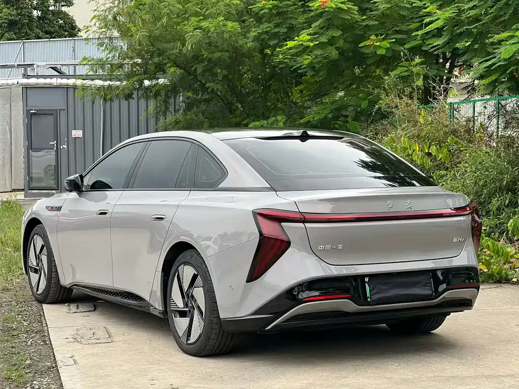 Hongqi Hongqi EH7 — миниатюра 4