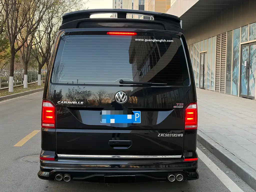 Volkswagen Caravelle — миниатюра 8