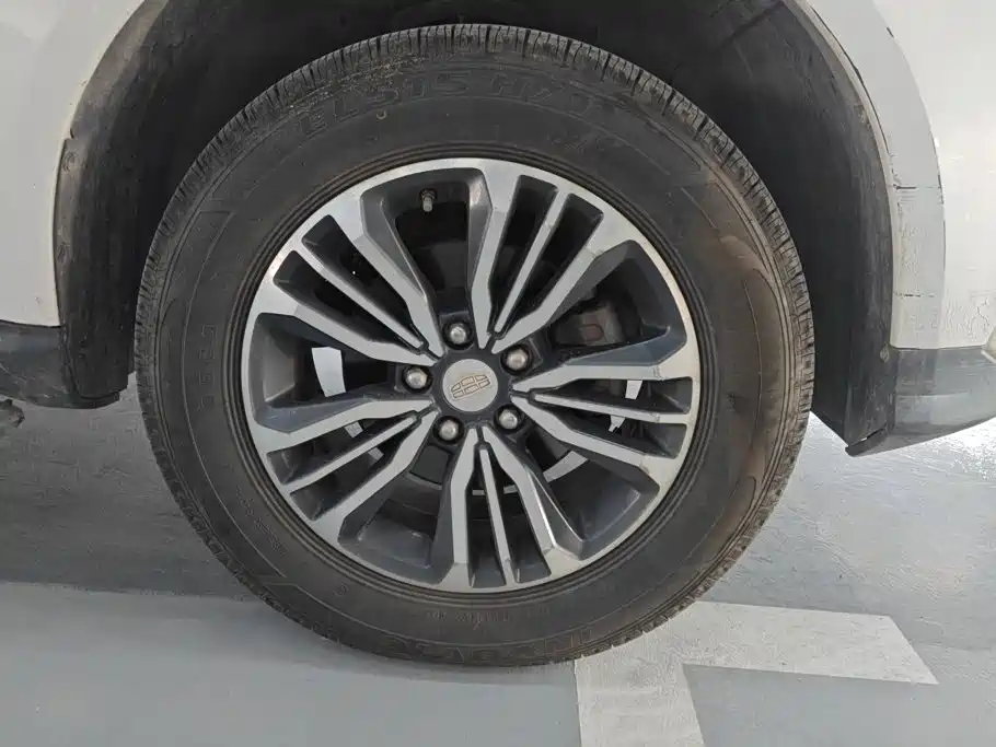 Geely Vision X6 — миниатюра 6