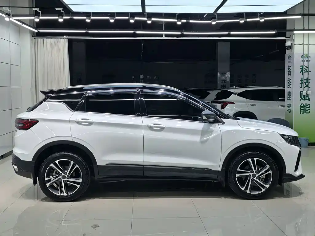 Geely Binyue — миниатюра 6