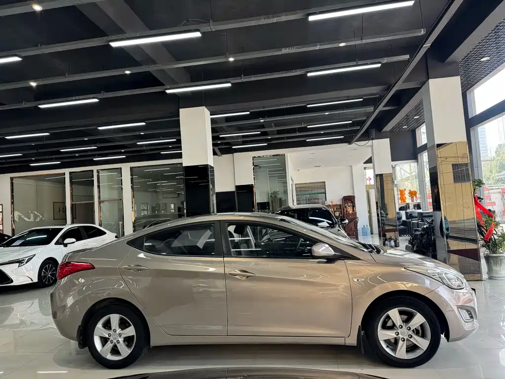 Hyundai Elantra Langdong — миниатюра 4