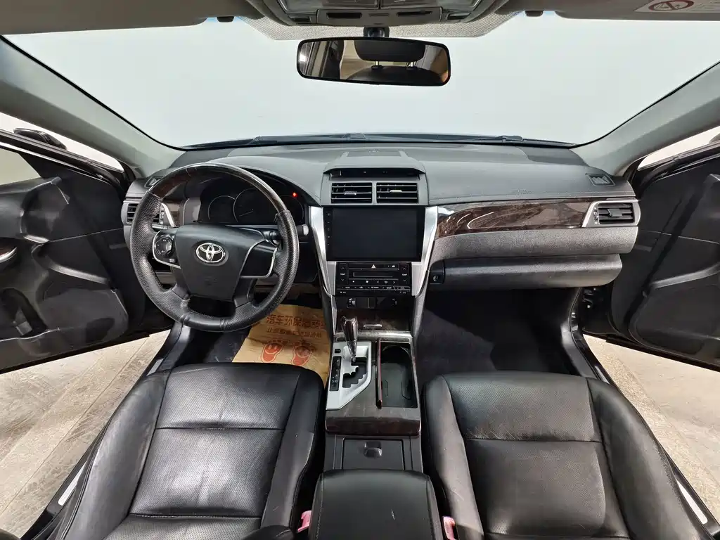 Toyota Camry — миниатюра 8