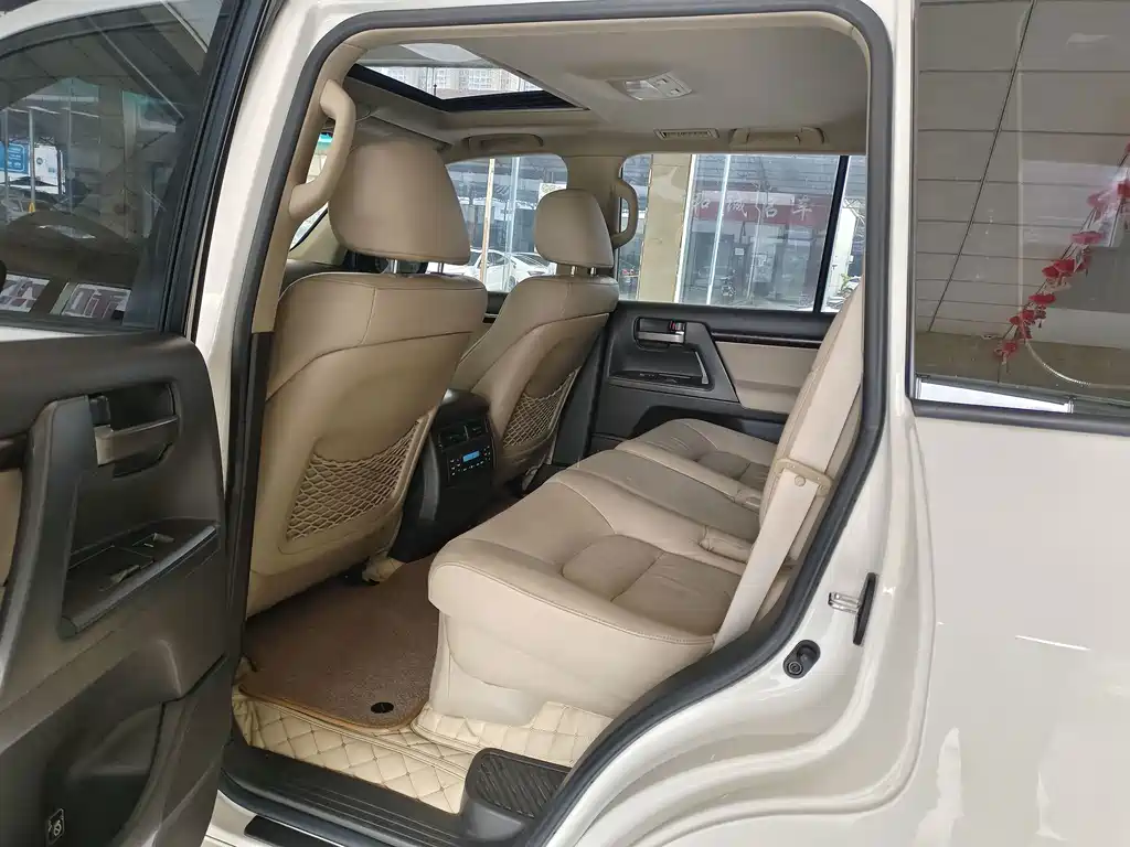 Toyota Land Cruiser — миниатюра 12