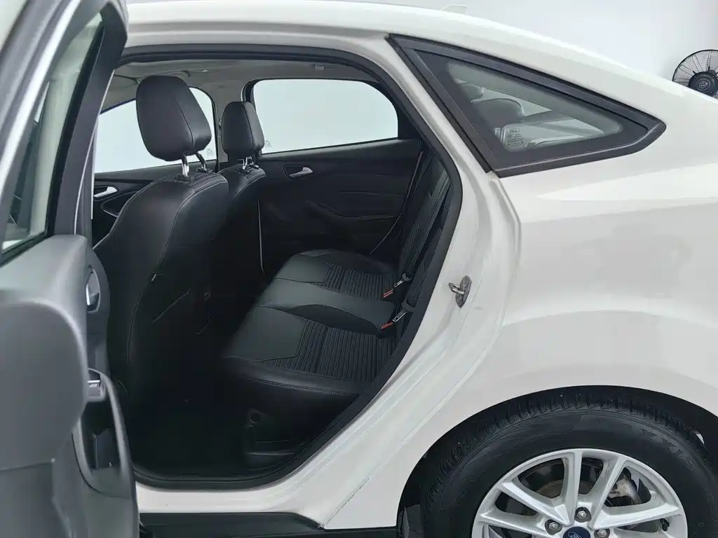 Ford Focus — миниатюра 15