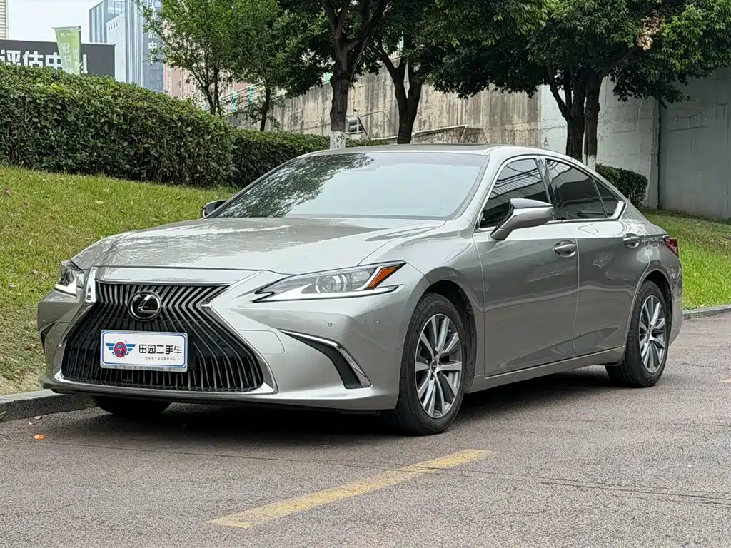 Купить Lexus ES