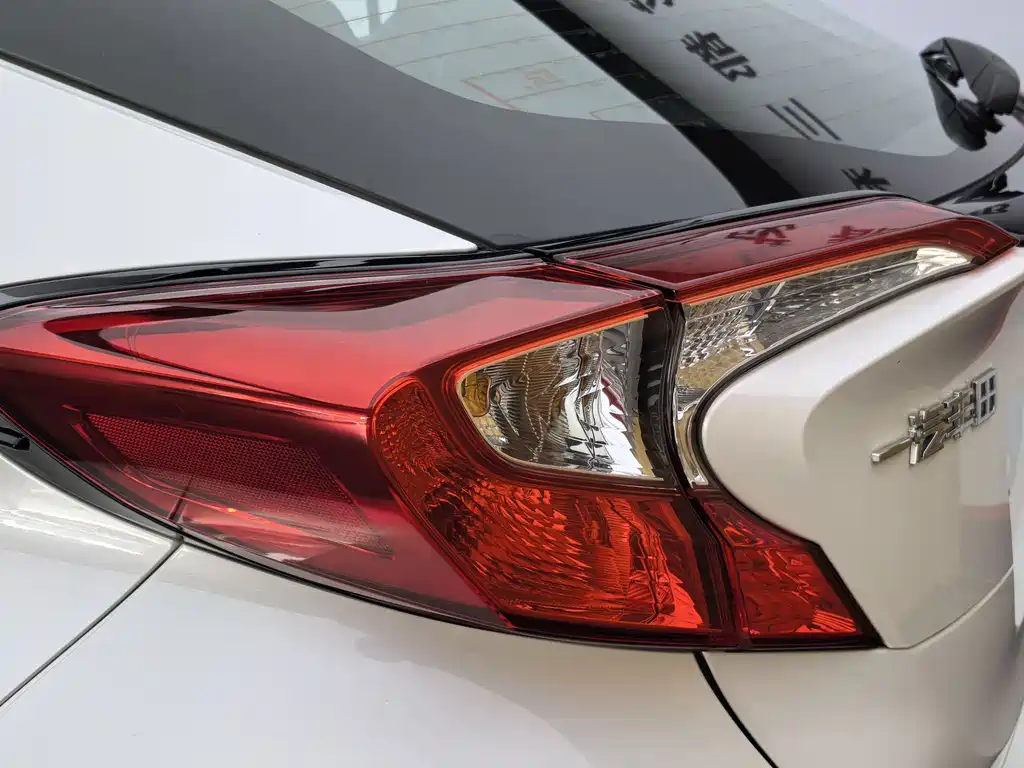 Toyota Izoa 2023 2.0L