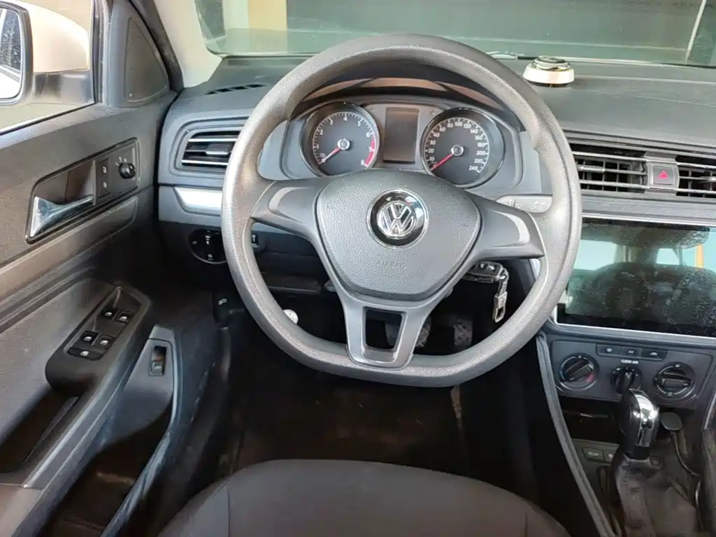 Volkswagen Lavida — миниатюра 3