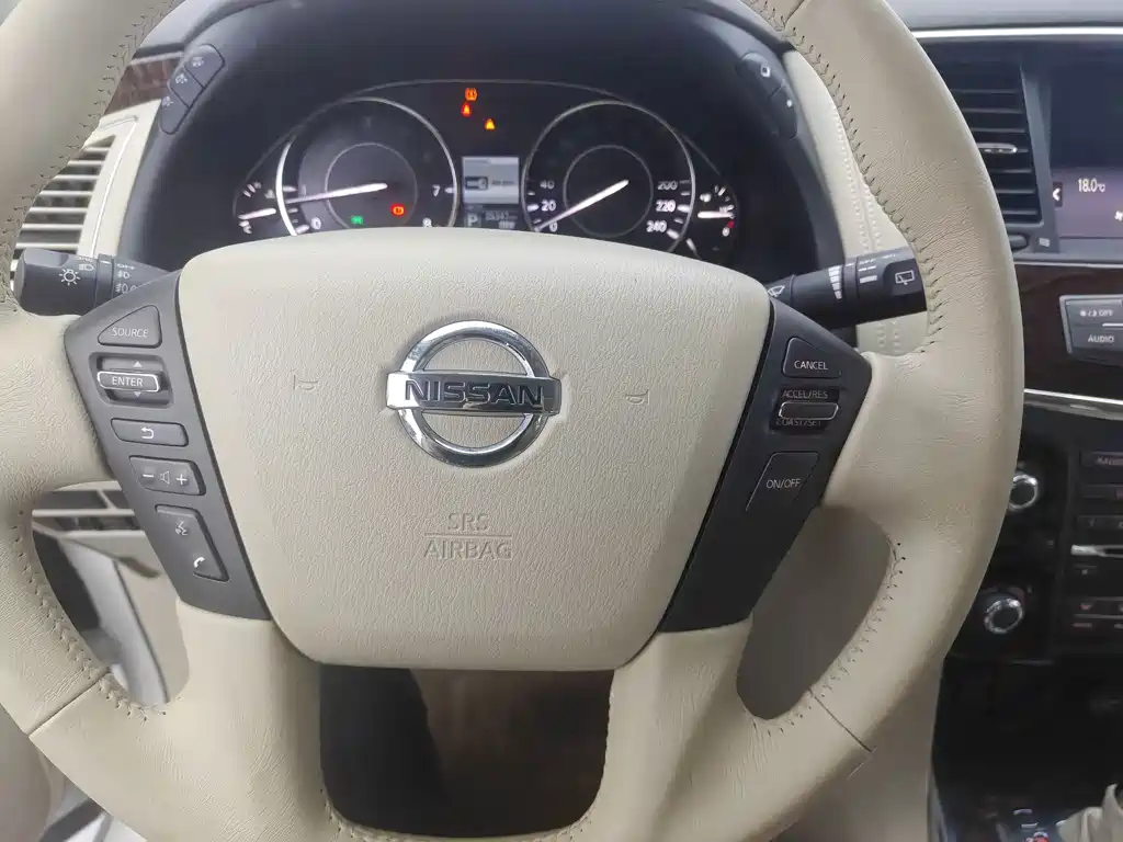 Nissan Patrol — миниатюра 8