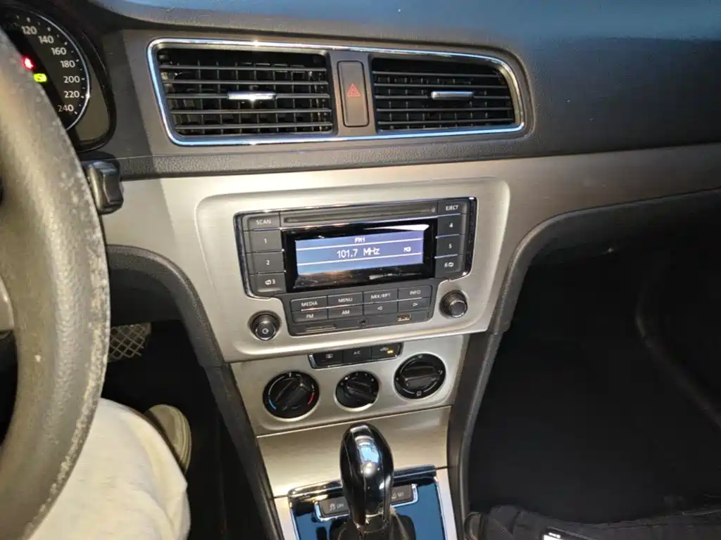 Volkswagen Lavida — миниатюра 18