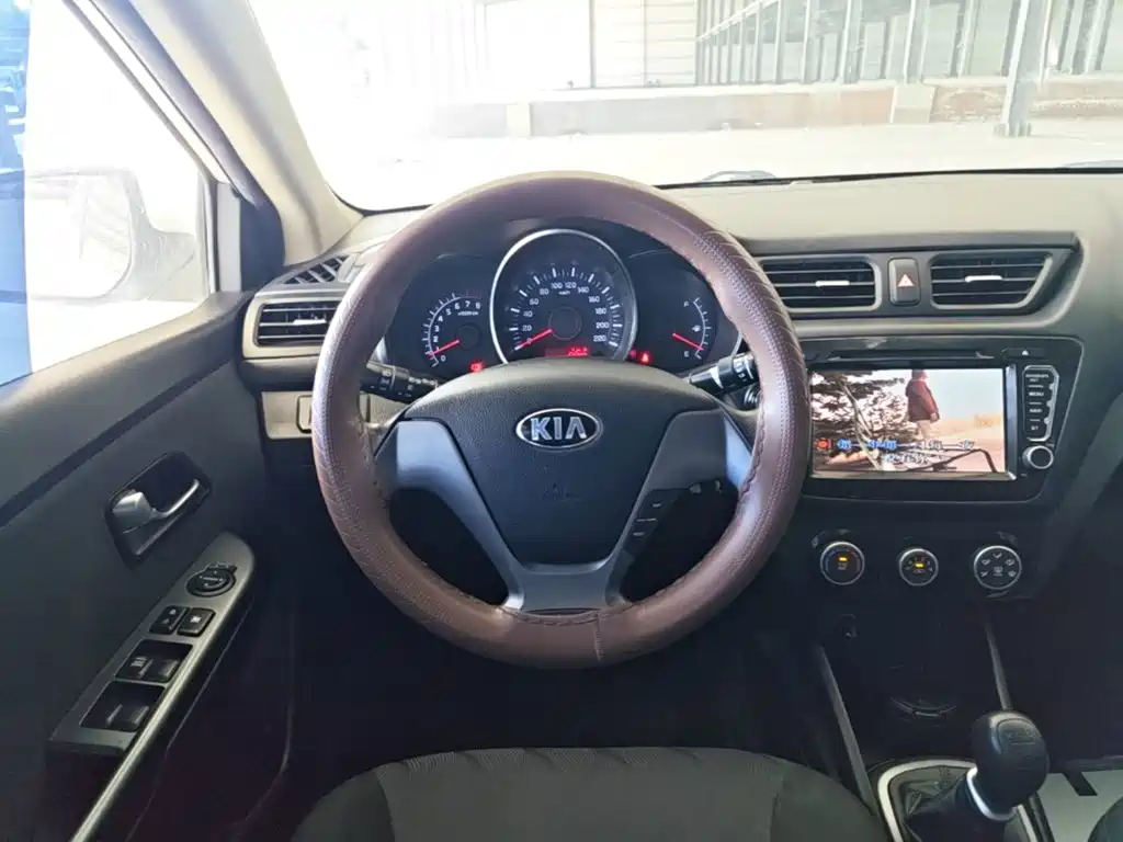 Kia K2 — миниатюра 11